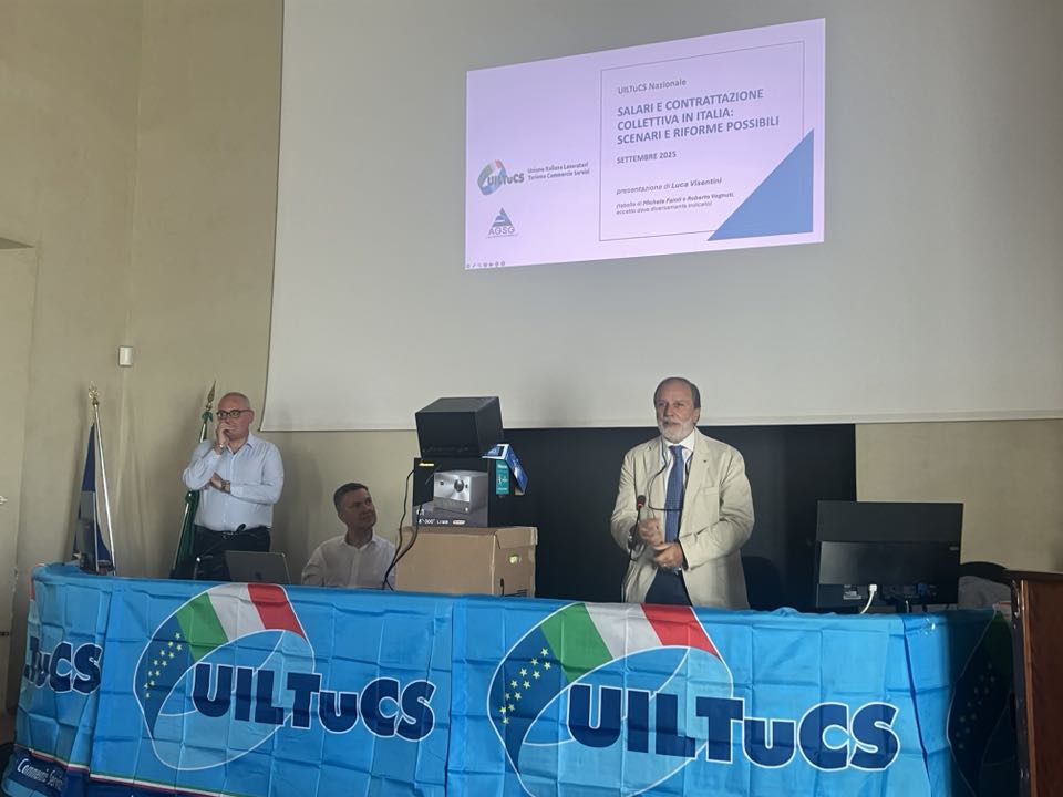 Il saluto di Giovanni Sgambati, segretario generale della Uil Campania, alla giornata di formazione, organizzata dalla Uiltucs Campania su “Salari e Contrattazione collettiva in Italia: scenari e riforme possibili”.
