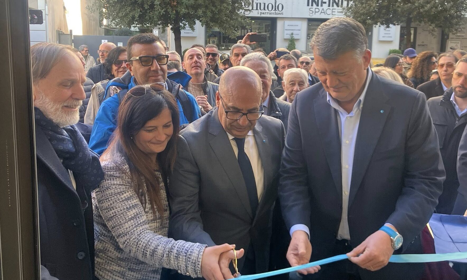 LA UIL INAUGURA DUE NUOVE SEDI: UN CENTRO SERVIZI A CASERTA E LA NUOVA SEDE DELLA UIL SCUOLA A NAPOLI. ALLE INAUGURAZIONI PIERPAOLO BOMBARDIERI SEGRETARIO GENERALE UIL.LA UIL INAUGURA DUE NUOVE SEDI: UN CENTRO SERVIZI A CASERTA E LA NUOVA SEDE DELLA UIL SCUOLA A NAPOLI.