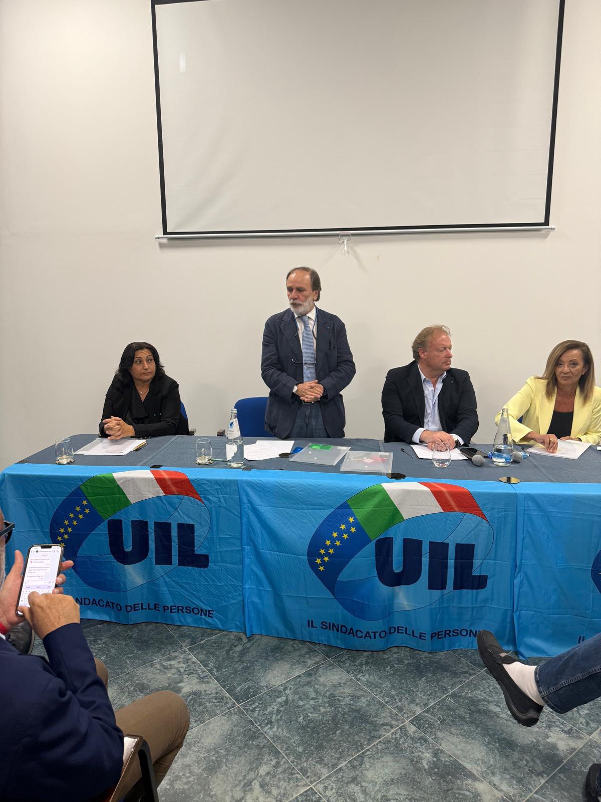 ASSEMBLEA REGIONALE UIL SALERNO: SGAMBATI: “NON ABBASSIAMO LA GUARDIA SU FISCO, PRECARIETÀ E SICUREZZA”