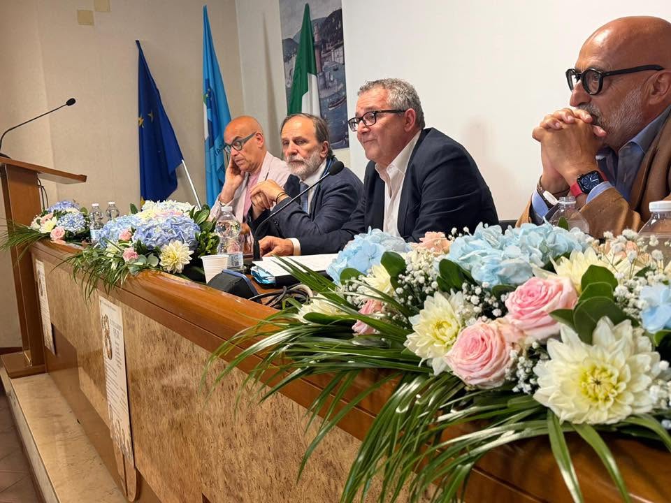 OGGI POMERIGGIO L’ASSEMBLEA TERRITORIALE DELLA UIL DI NAPOLI. IL 17 E 18 GIUGNO IL CONGRESSO REGIONALE DELLA UIL ALLA STAZIONE MARITTIMA.