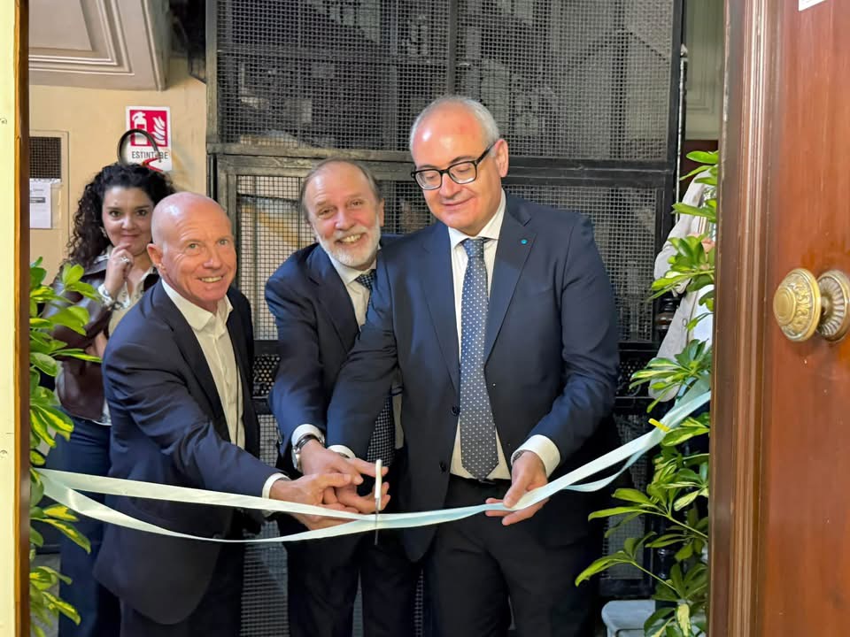 INAUGURAZIONE DELLA NUOVA SEDE DEI SERVIZI PRESSO LA UILTUCS A NAPOLI – SGAMBATI: “PRESIDIO DI DEMOCRAZIA, VICINANZA E SUPPORTO A LAVORATORI E CITTADINI”